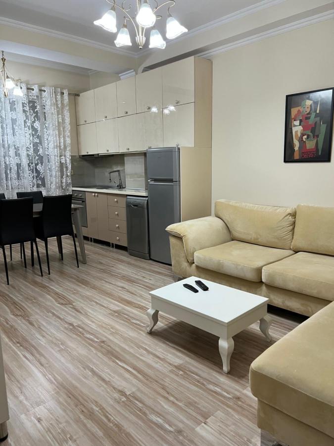 Ergi'S Host Apartment Tiran Dış mekan fotoğraf