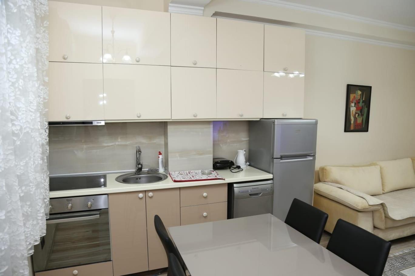Ergi'S Host Apartment Tiran Dış mekan fotoğraf